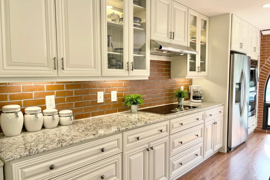 Traditional kitchen: brick + granite: Pearl White