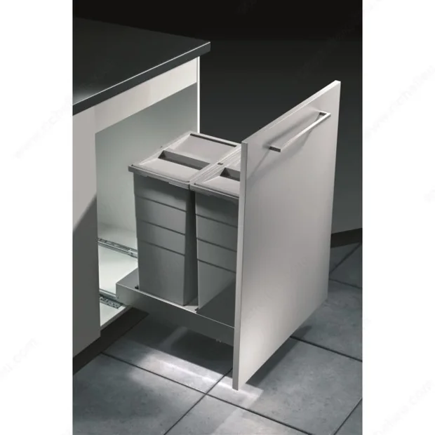 Pull-out waste bin